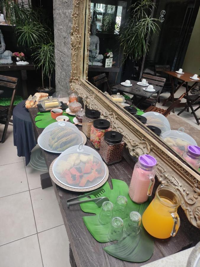 Pousada Bravo House Balneario Camboriu Bagian luar foto