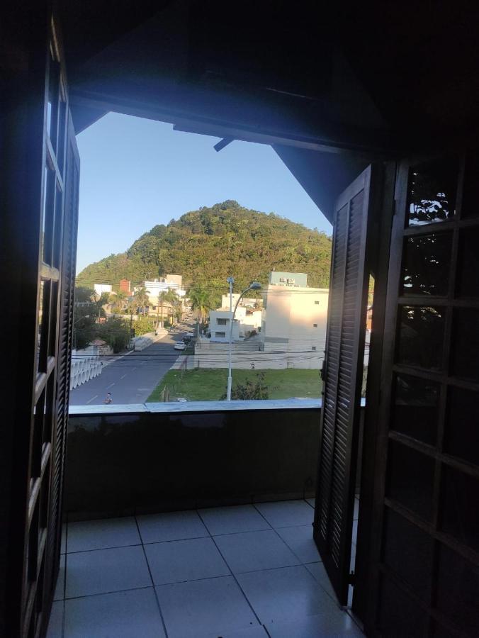 Pousada Bravo House Balneario Camboriu Bagian luar foto