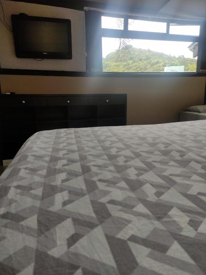 Pousada Bravo House Balneario Camboriu Bagian luar foto